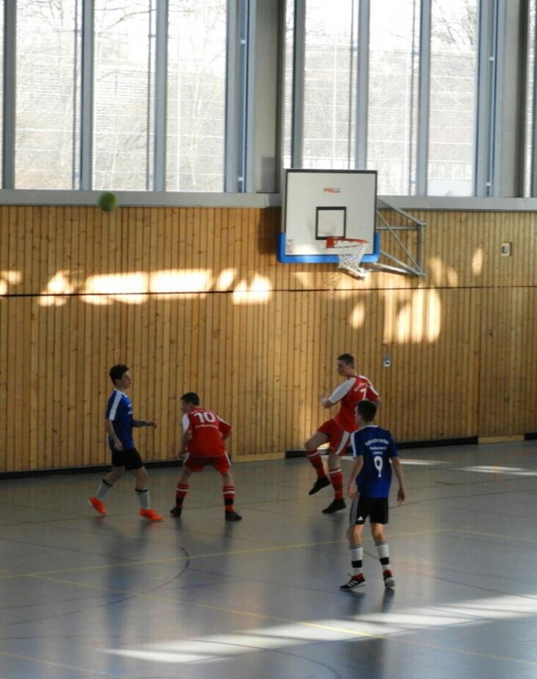 Ministranten beim Fußballspielen