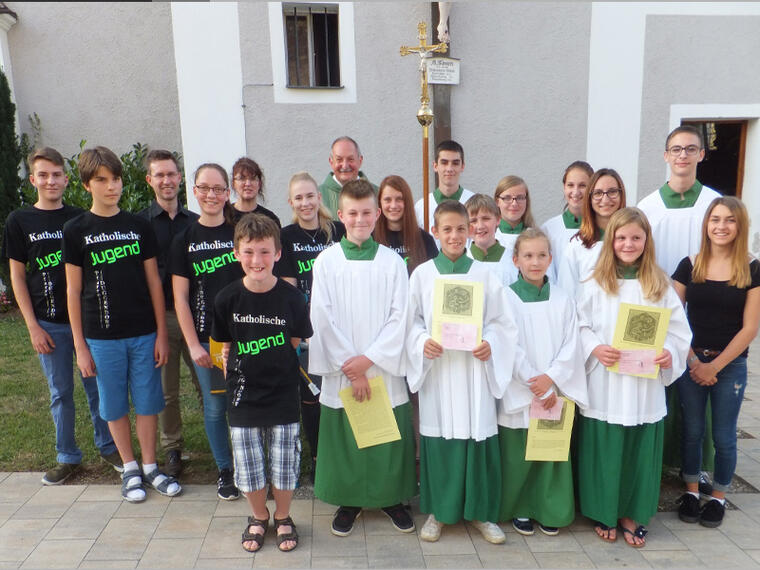 Gruppenfoto der 30 Ministranten von Duggendorf.